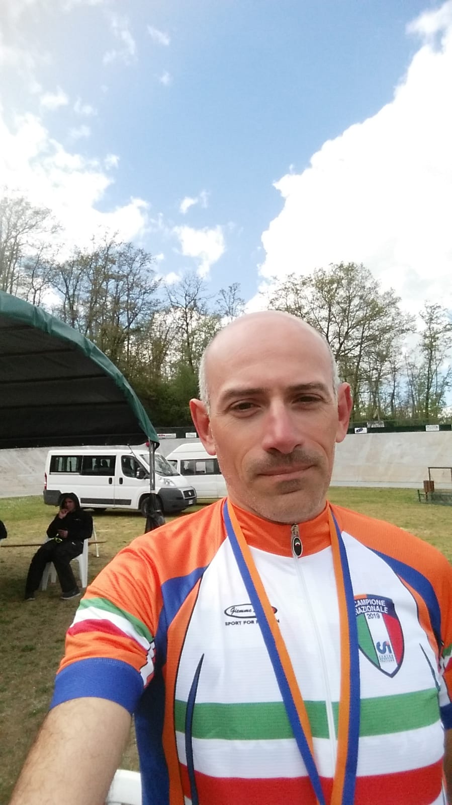 conti_maglia_camp_naz_mediofondo.jpg