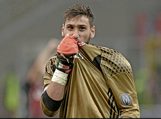 gigio_bacia_la_maglia.png